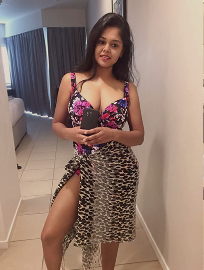 Petite fit escort Vasant Kunj – slim & graceful